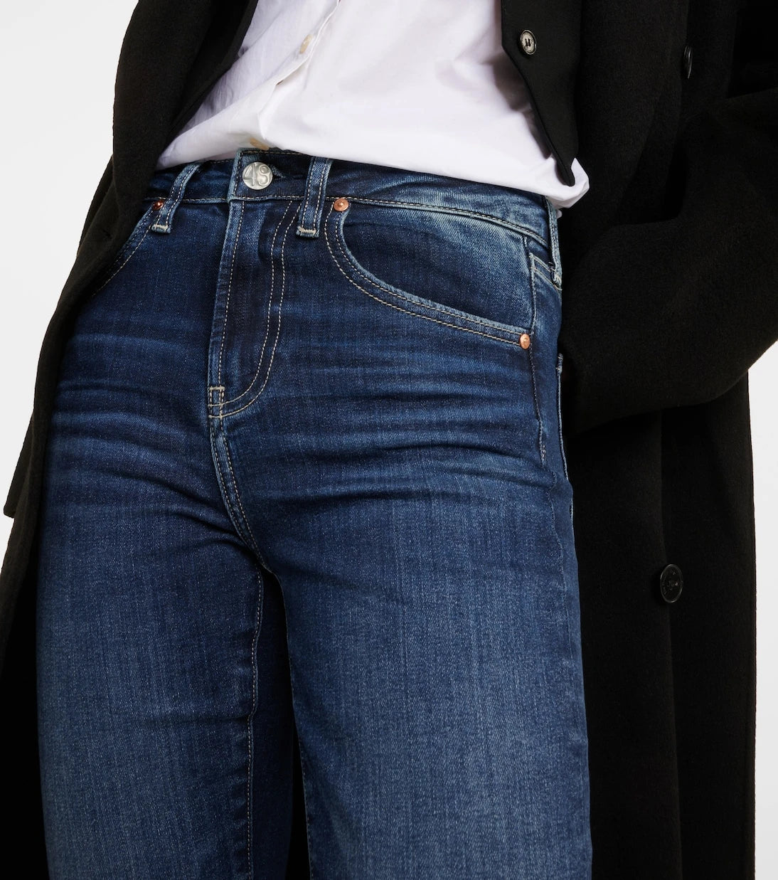 AG Jeans - بنطلون جينز سليم بقصة "جيرل فريند" وخصر متوسط الارتفاع