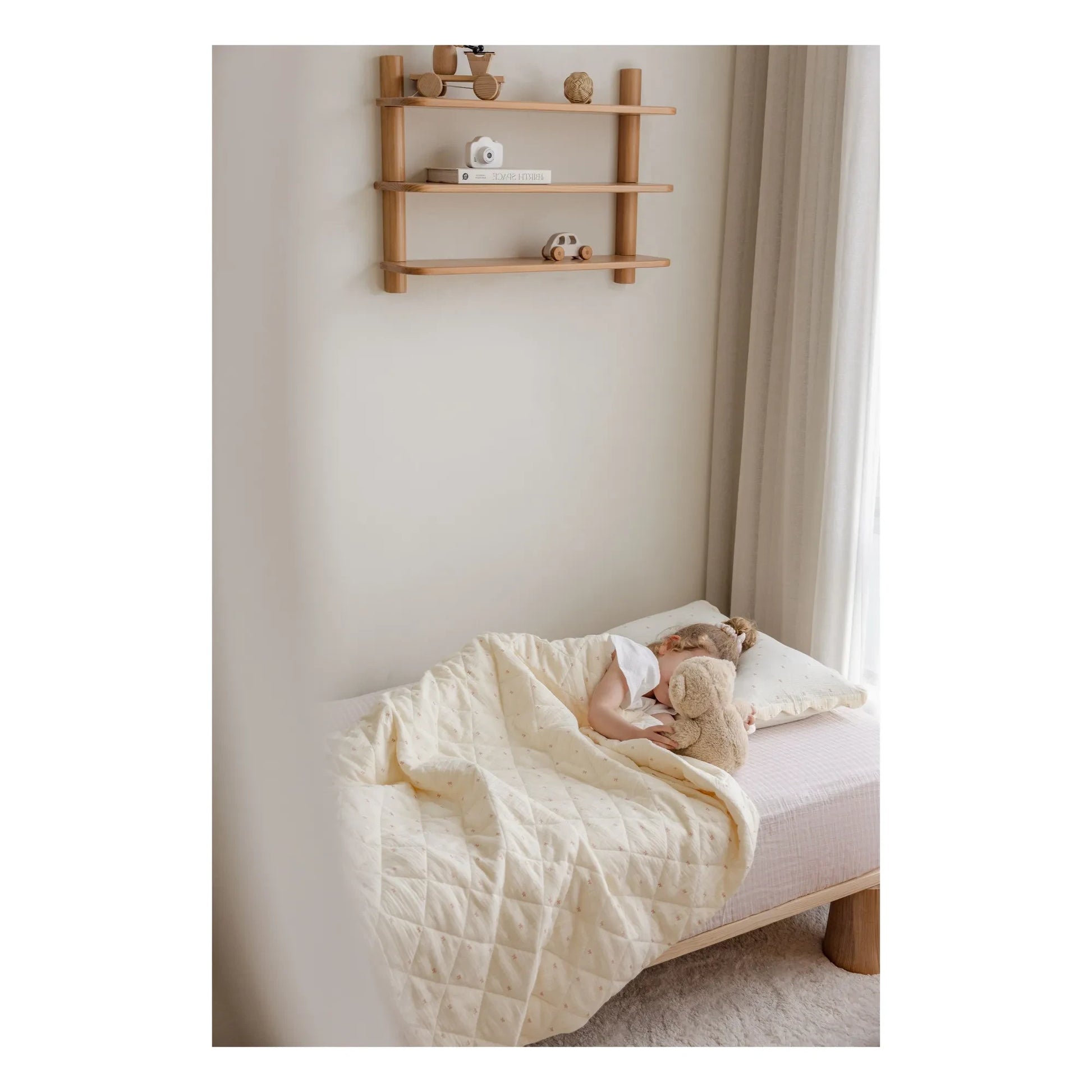 Soft Spot - Ribbon quilted blanket in organic cotton | Ecru