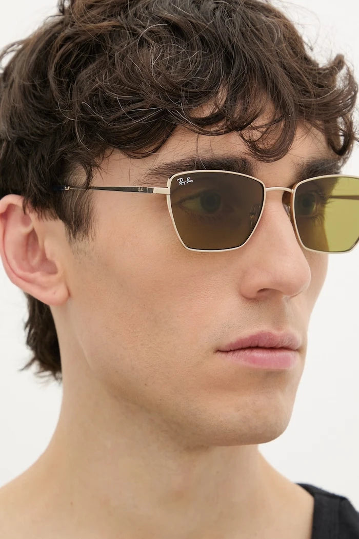 Ray-Ban güneş gözlüğü
