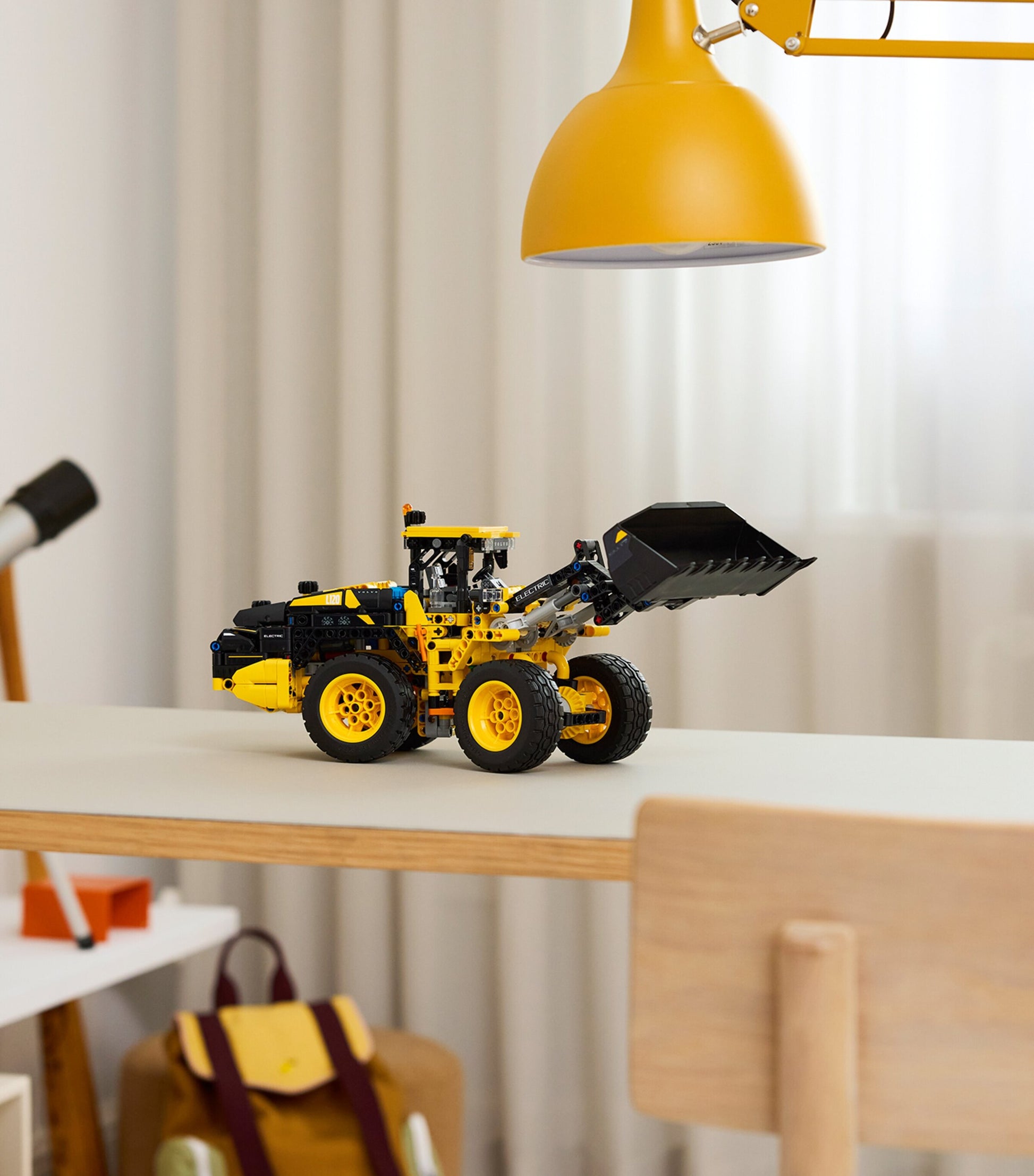 Volvo L120 Electric Wheel Loader Set 42209