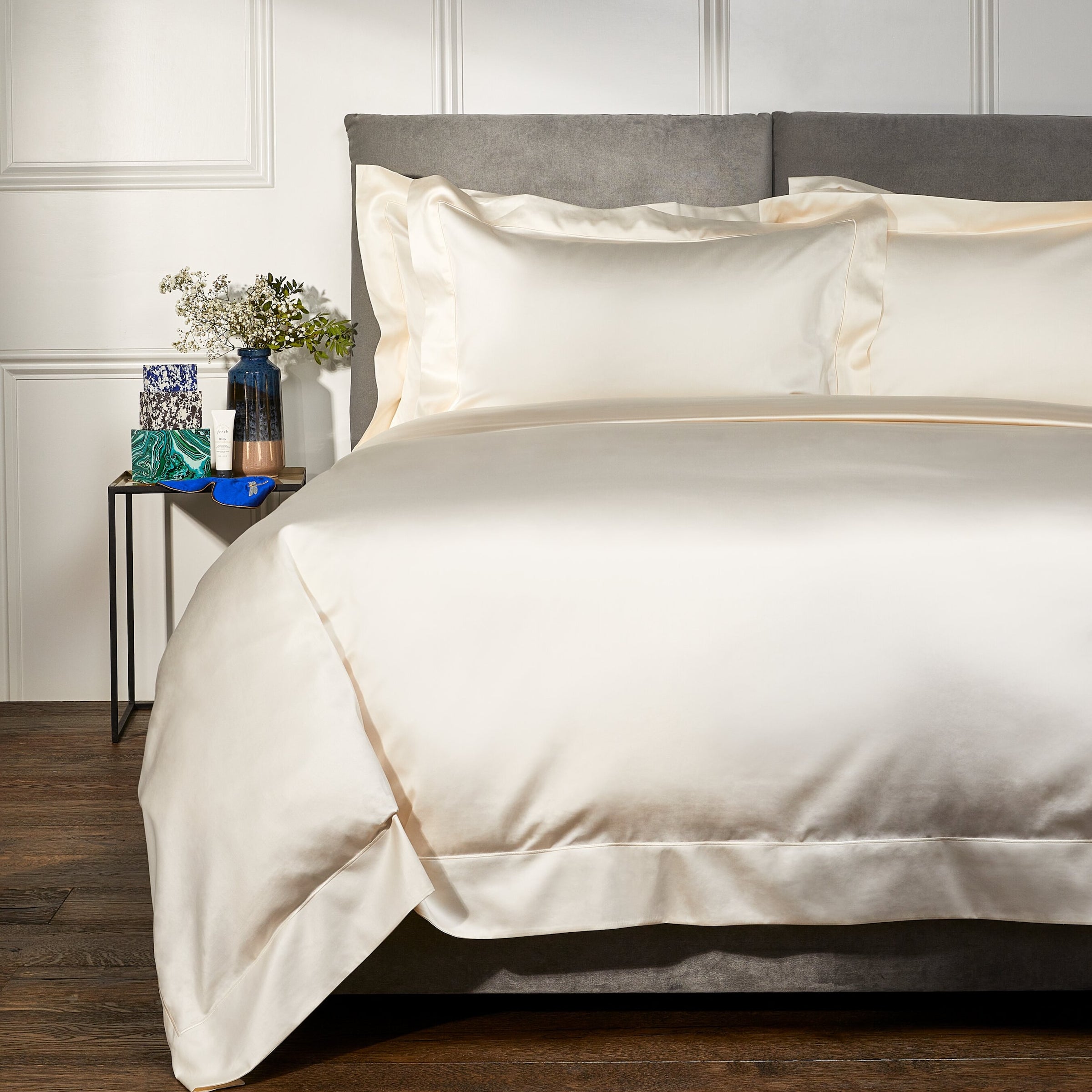 Bourdon Super King Duvet Cover Set (260cm x 220cm)
