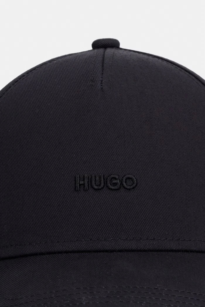 HUGO шапка с козирка дамска от памук Cara
