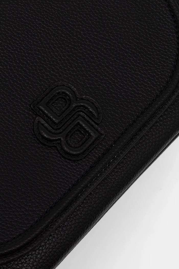 BOSS kadın suni deri crossbody çanta Anett Flap Crossbody
