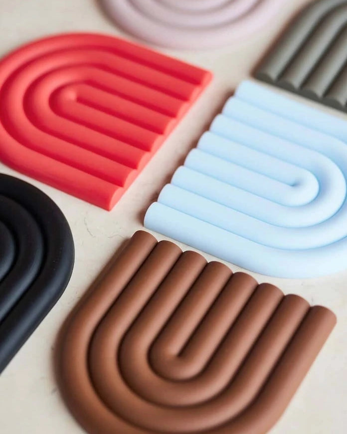 Кухненска поставка OYOY Rainbow Trivet