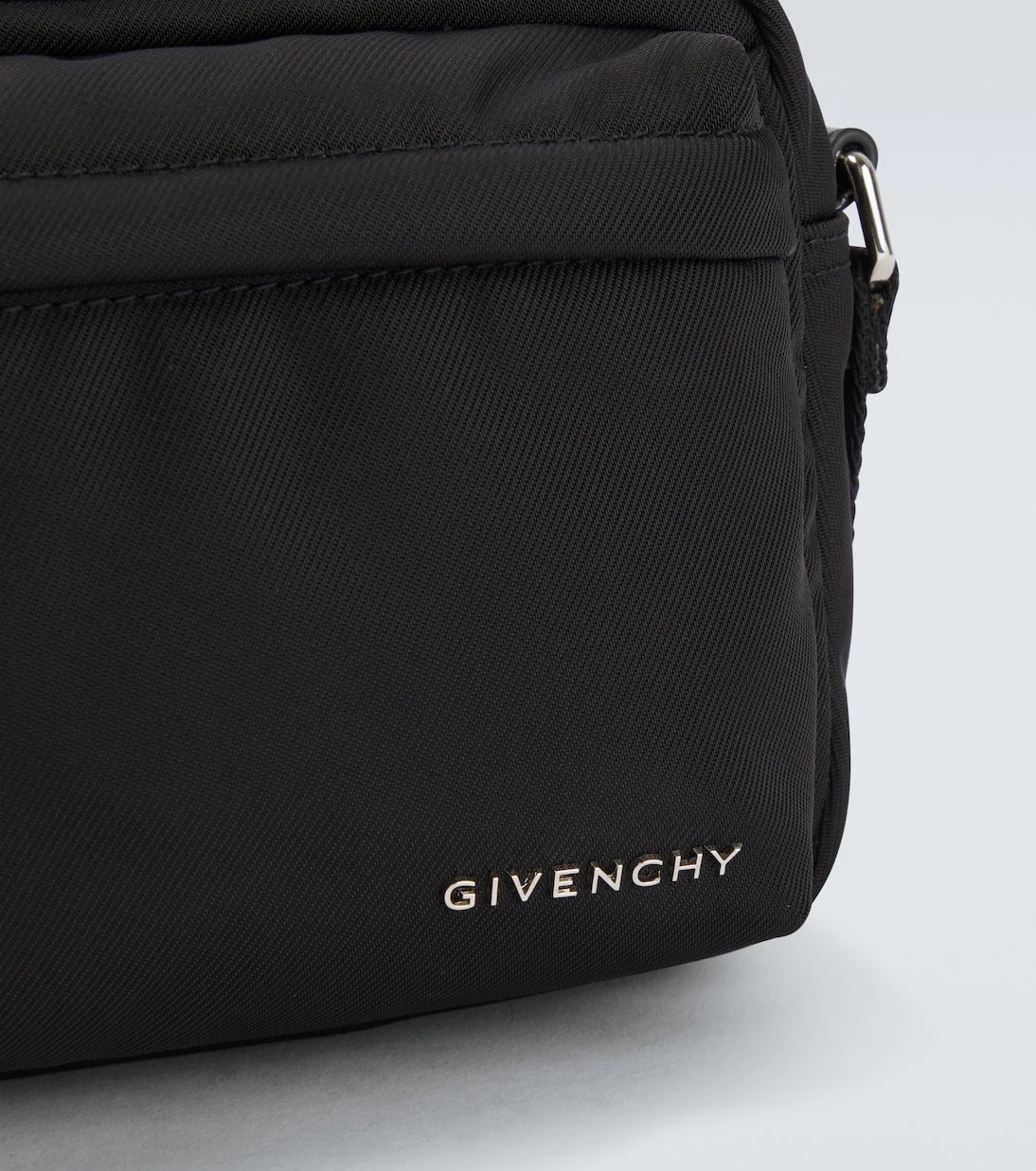 Givenchy - Essential crossbody bag