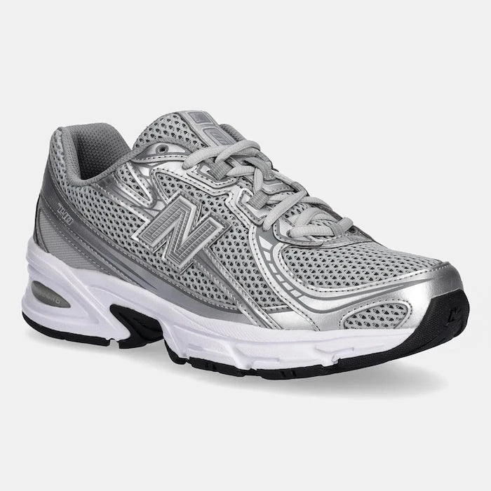 Маратонки New Balance 740