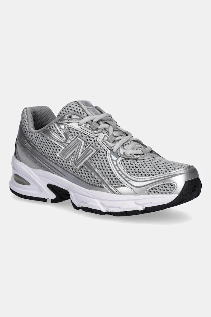 Маратонки New Balance 740