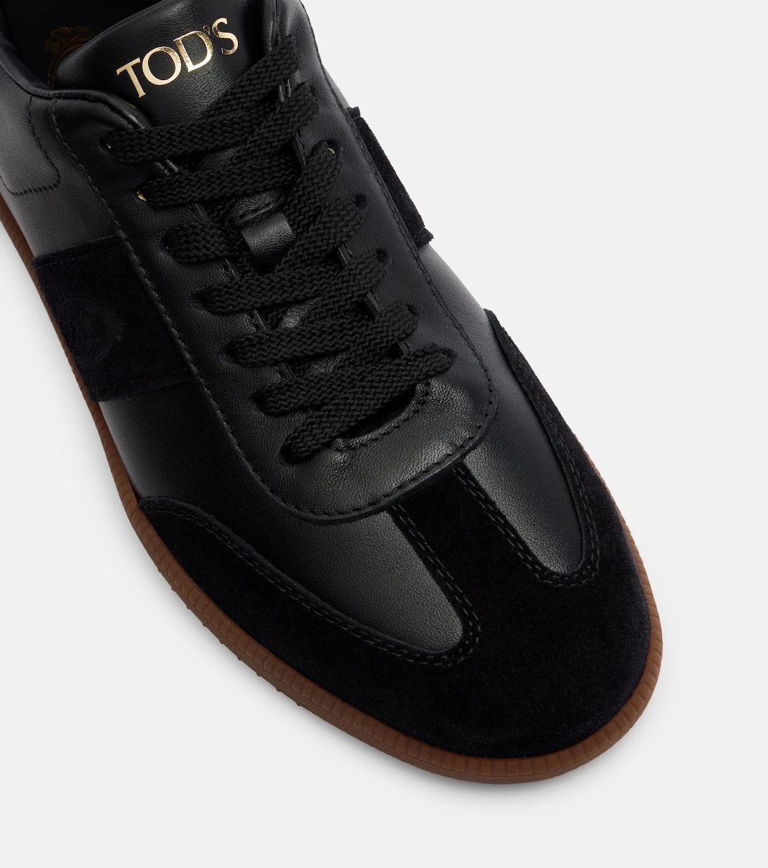Tod's - حذاء سنيكرز جلدي بحواف من الشامواه