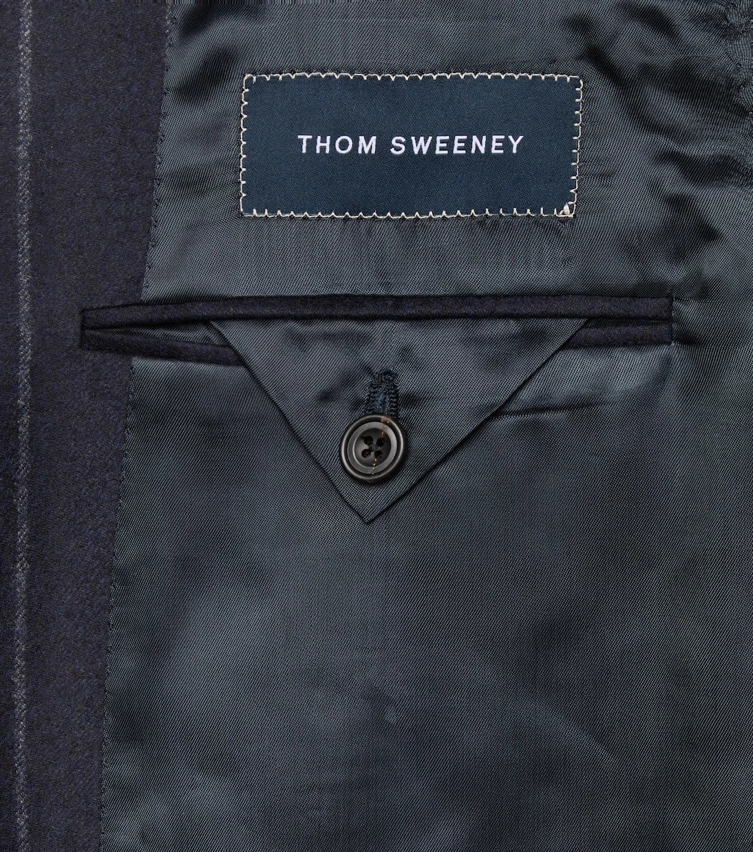 Thom Sweeney - بدلة من الصوف والكشمير بنقشة الخطوط الطولية