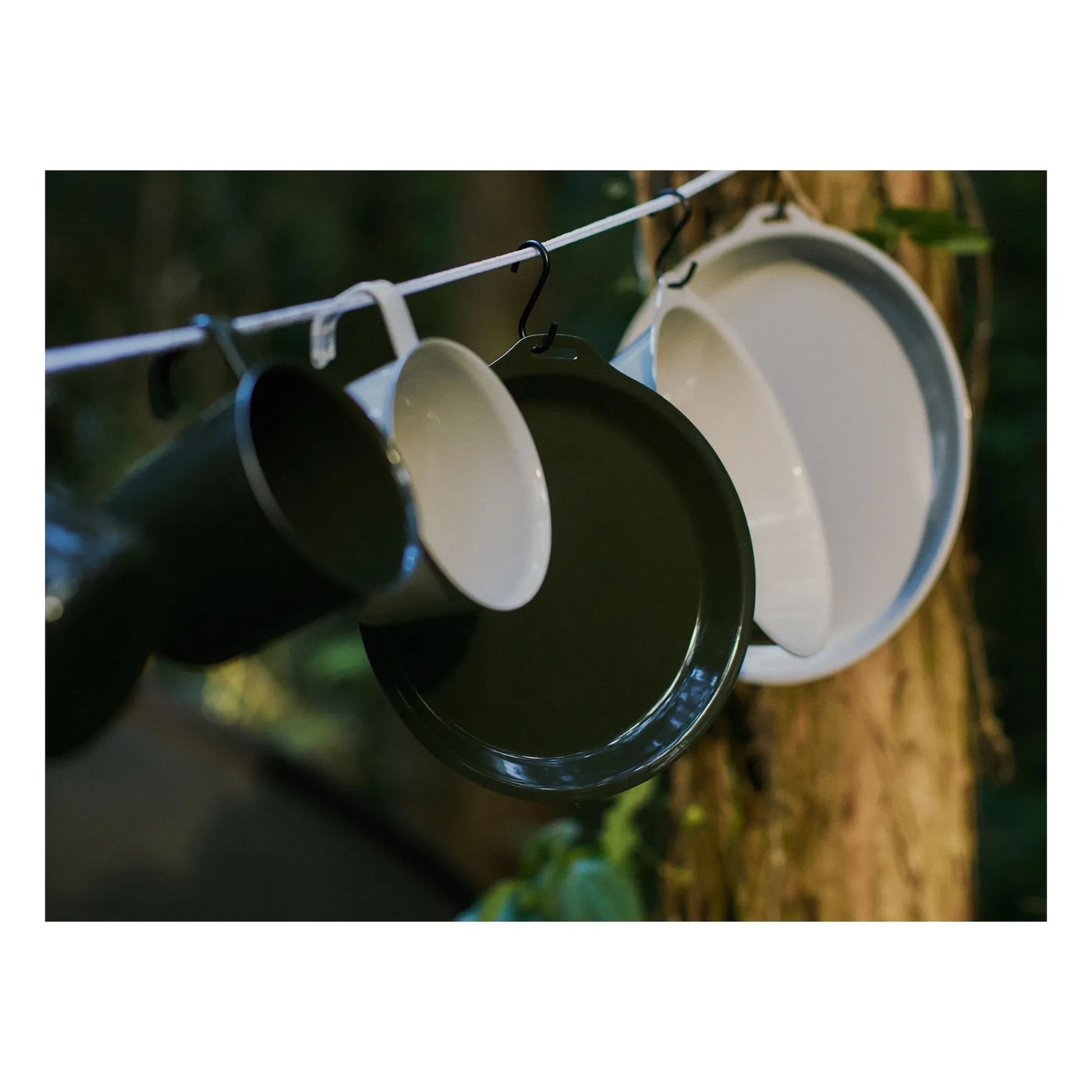 Kinto - Foris enamel dinner plate | Forest Green