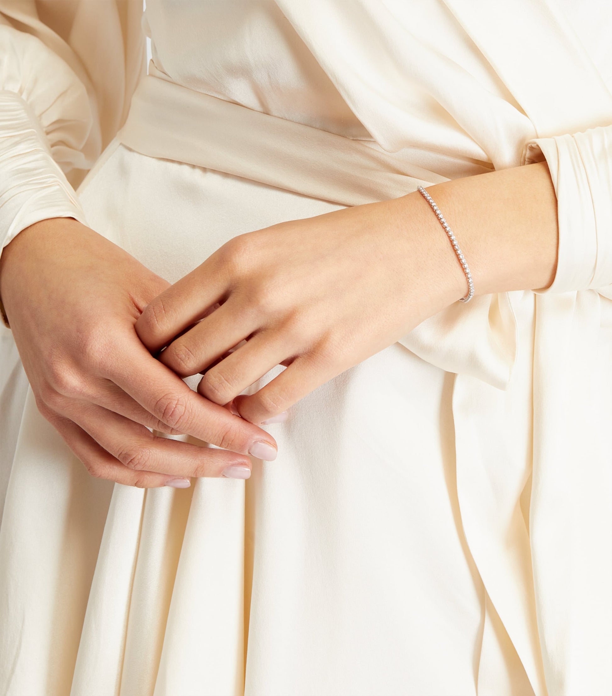 White Gold and Diamond Single Line Thread Bracelet