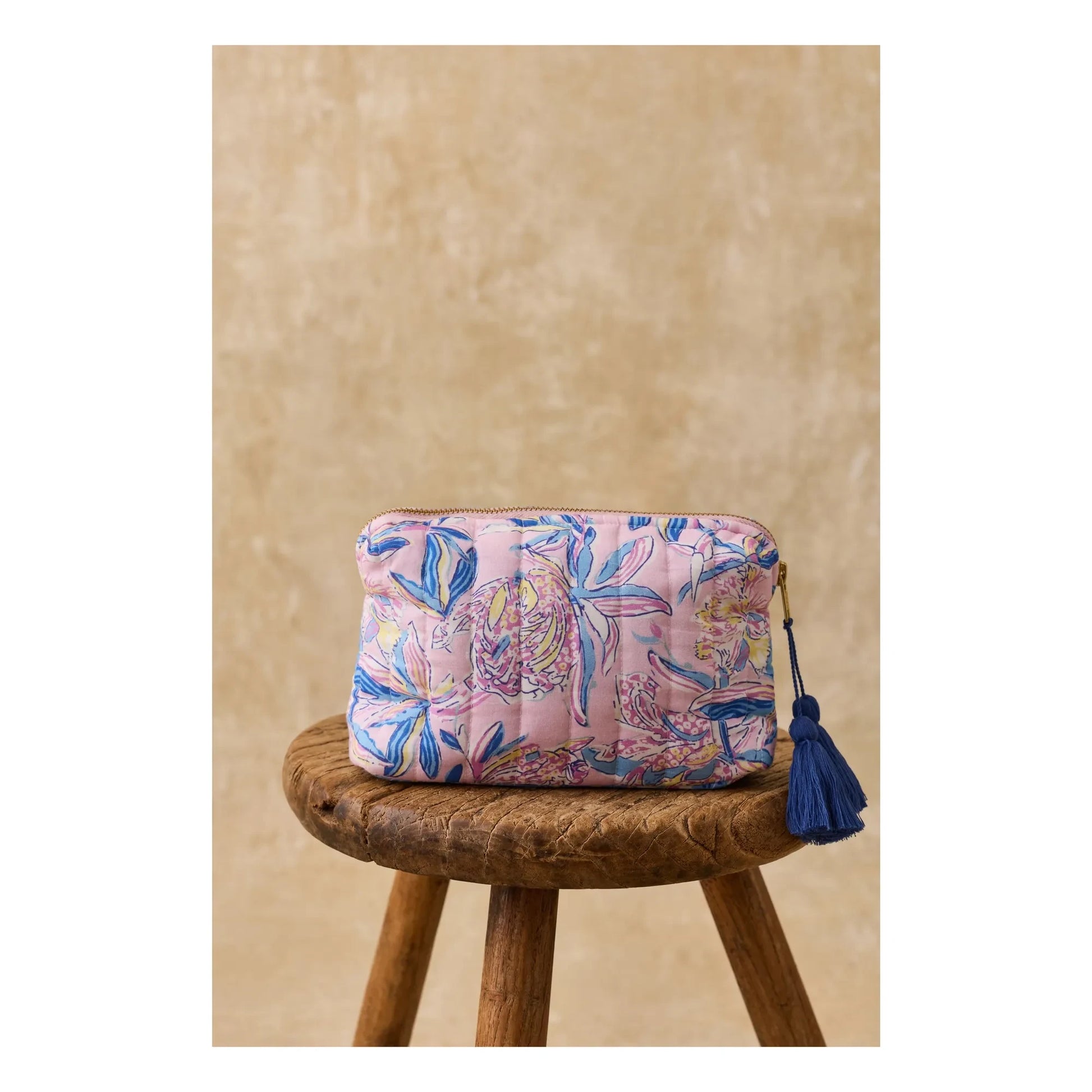 Louise Misha - Teiki toiletry bag | Light blue