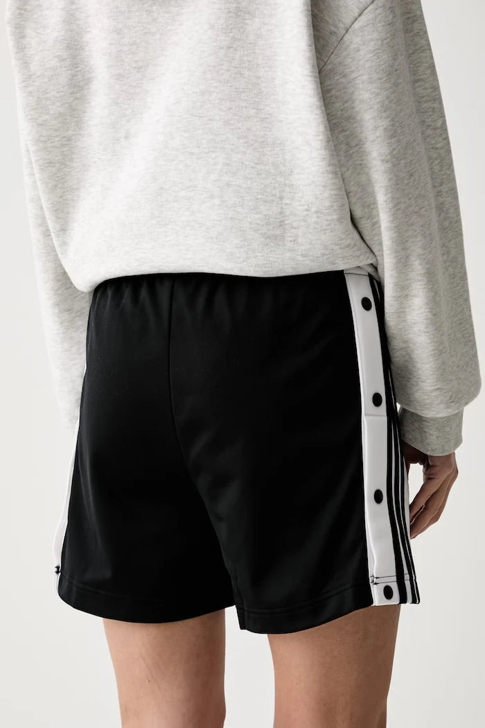 adidas Originals kadın antrenman şortu