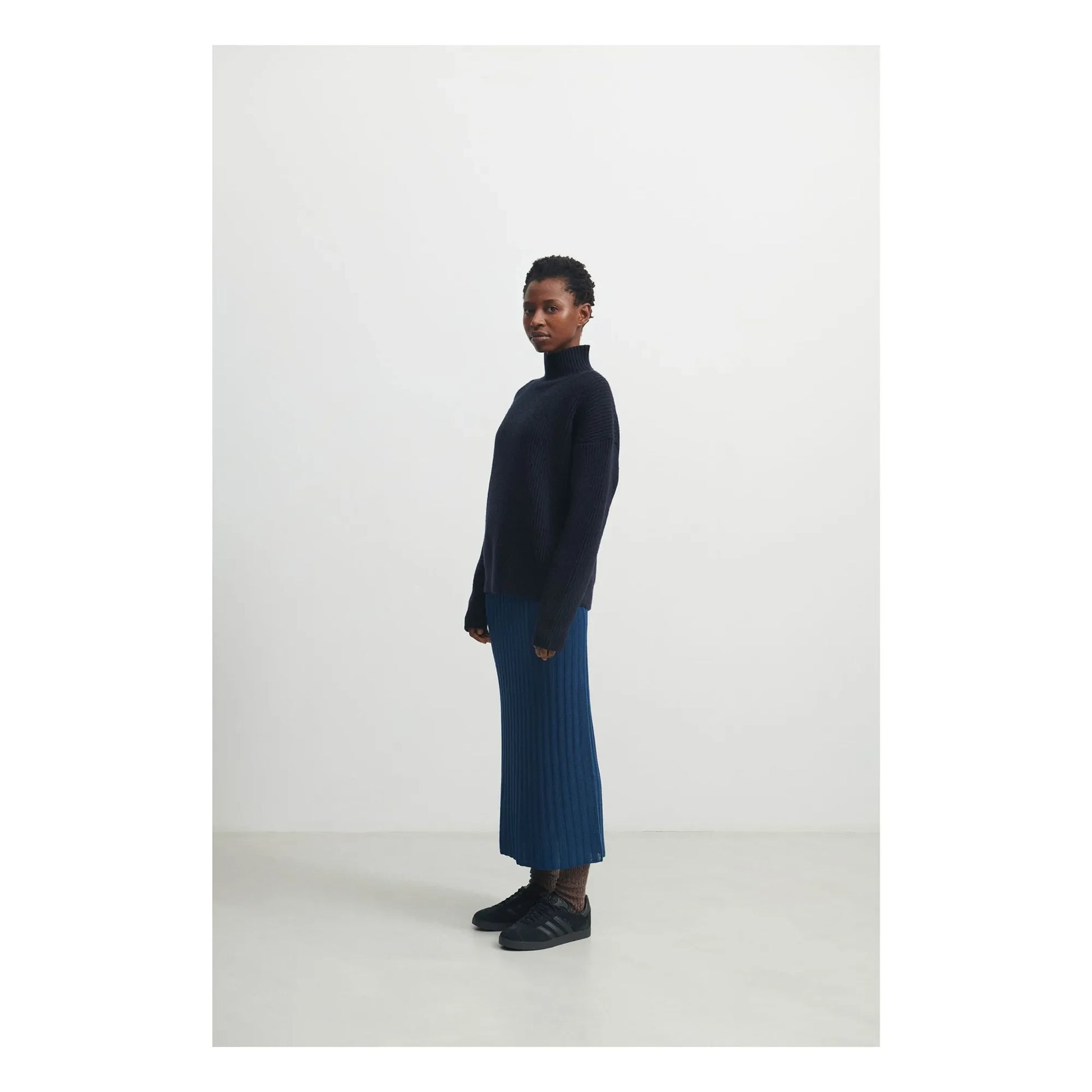 FUB - Raw Laine Sweater - Women's Collection | Navy blue