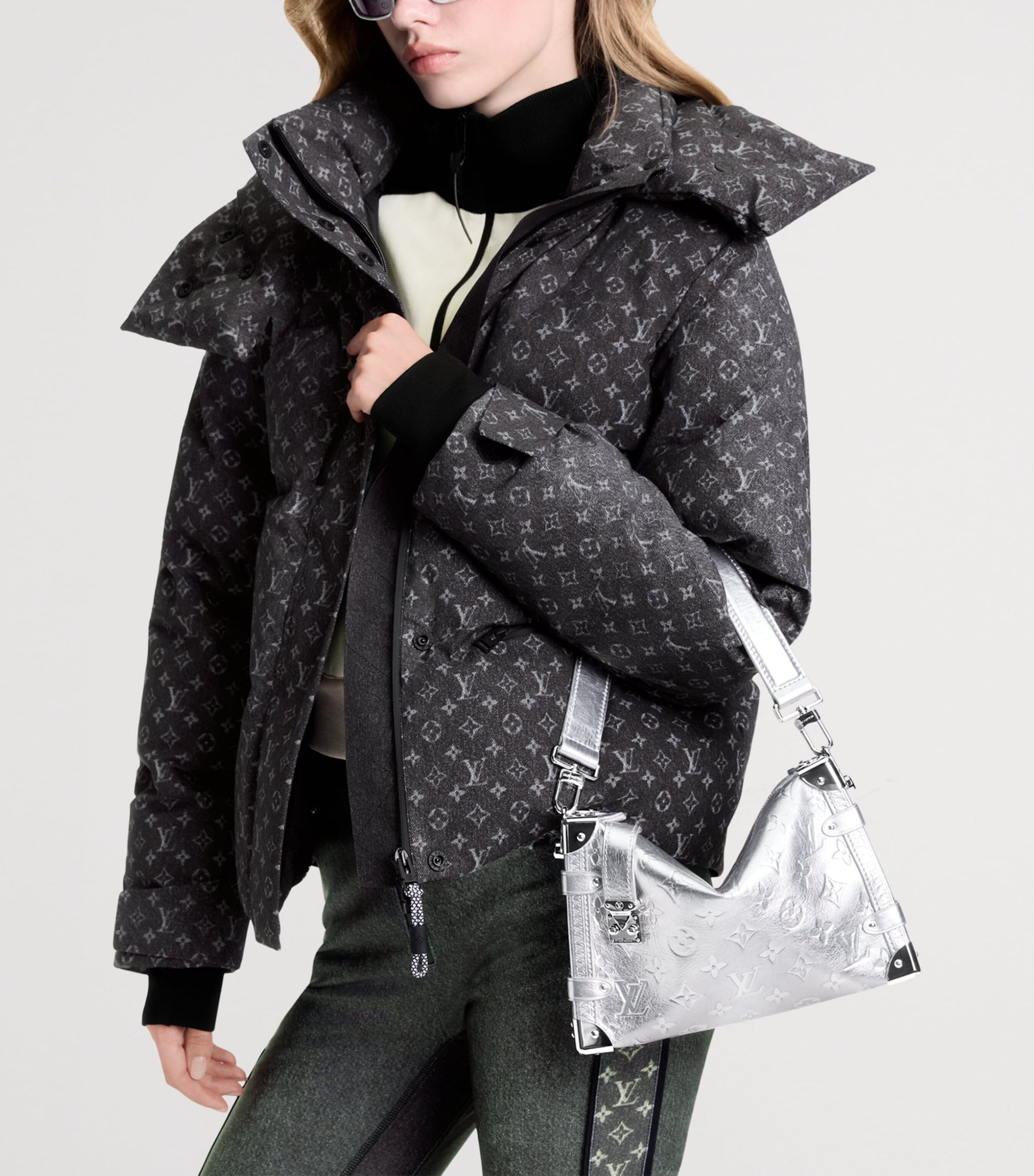 LOUIS VUITTON Leather Side Trunk MM Shoulder Bag