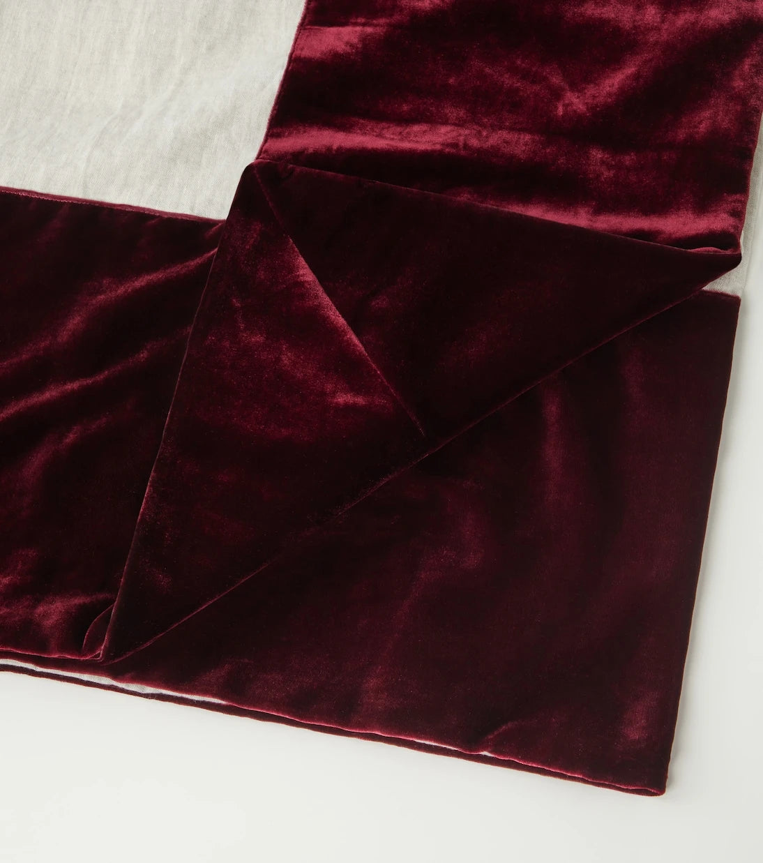 Once Milano - Velvet-trimmed linen tablecloth