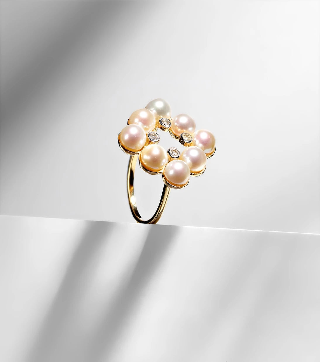 Mateo - Cluster 14kt gold ring with pearls and diamonds