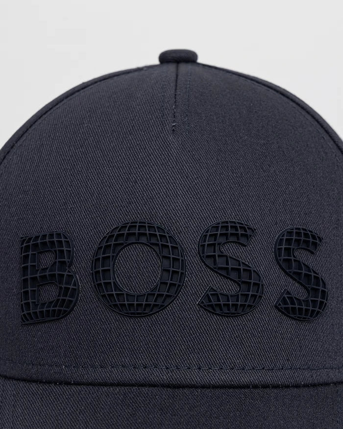 BOSS Green pamuklu erkek siperlikli şapka Golf