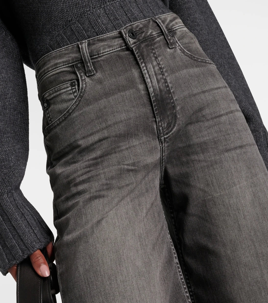 AG Jeans - جينز بقصة أرجل واسعة وخصر متوسط الارتفاع