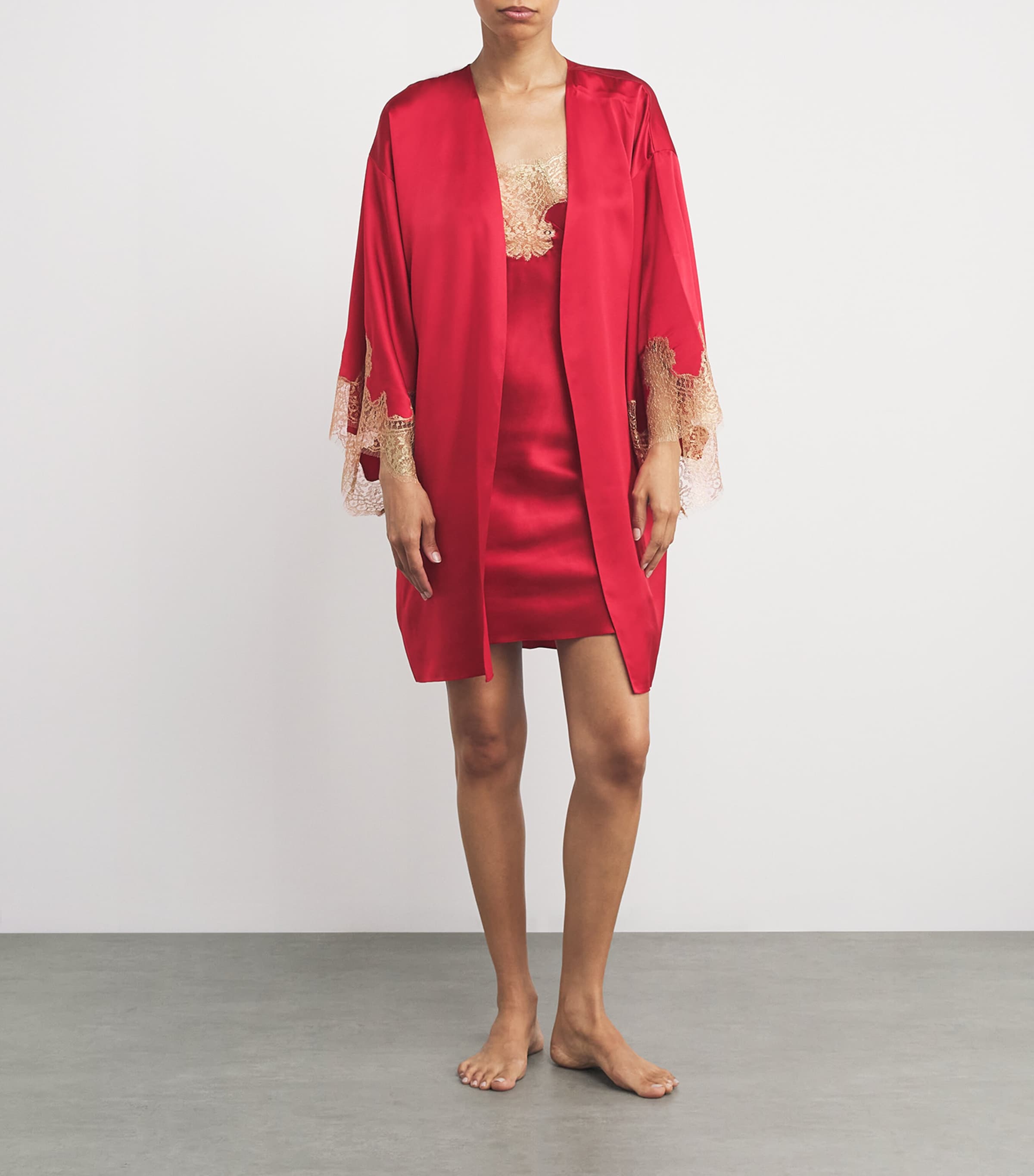 Gilda & Pearl Red Silk Lace-Trim Short Robe