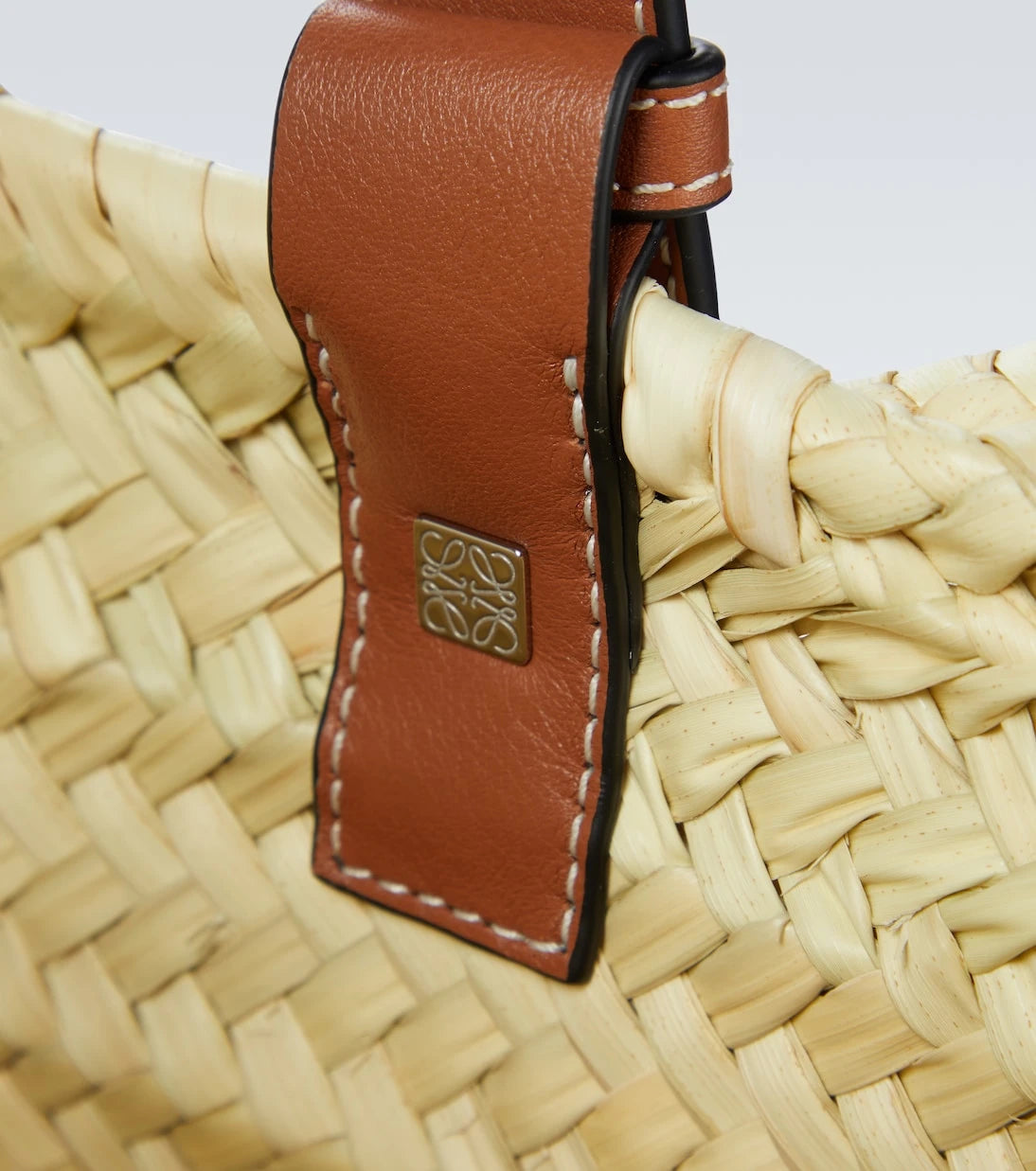 Loewe - حقيبة يد كبيرة من الرافيا