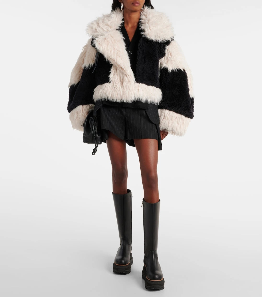 Sacai - جاكيت صوف بقصة كبيرة مزين بالفرو الصناعي