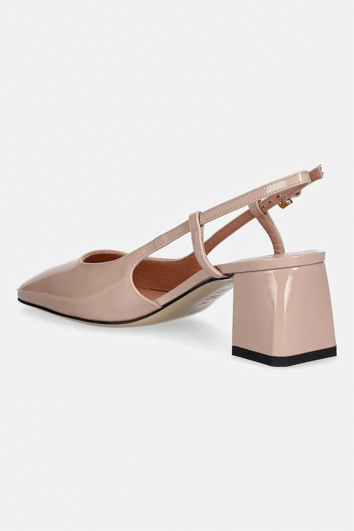 Кожени обувки с дебел ток Pollini