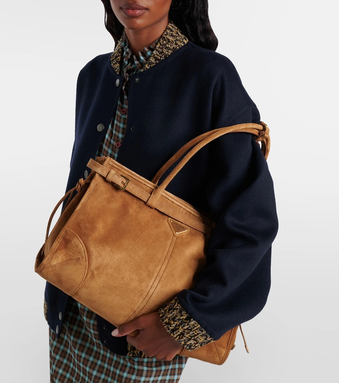 Prada - حقيبة يد بوني الكبيرة من جلد الشمواه من برادا