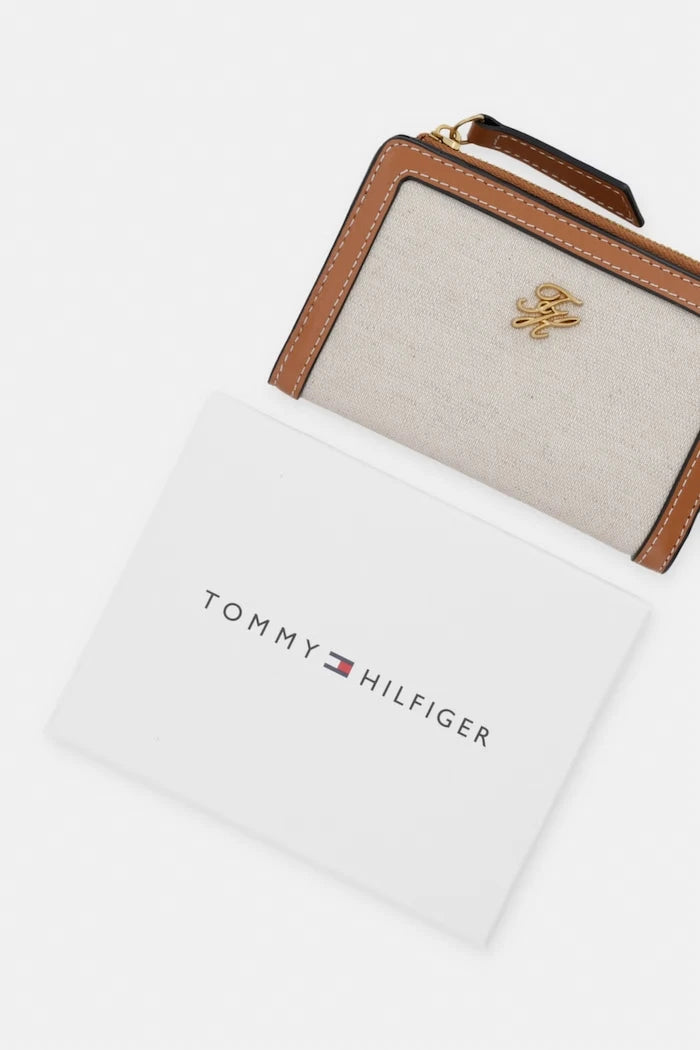 Tommy Hilfiger kadın cüzdanı