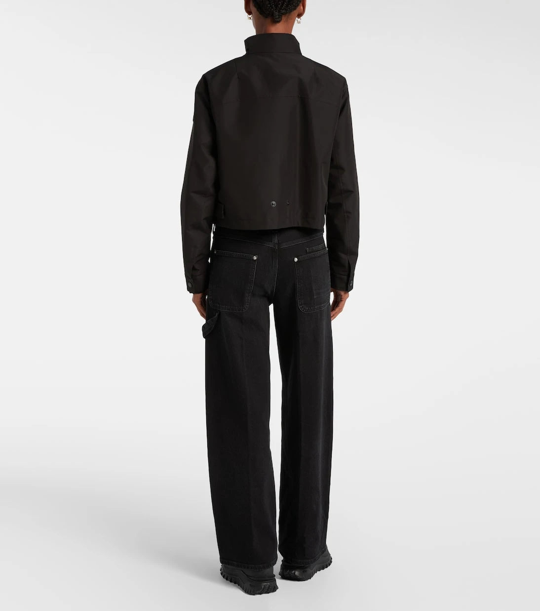 Moncler Genius - جاكيت كروفانه المنتفخ بتصميم إي إي 72 من إدوارد إنينفول