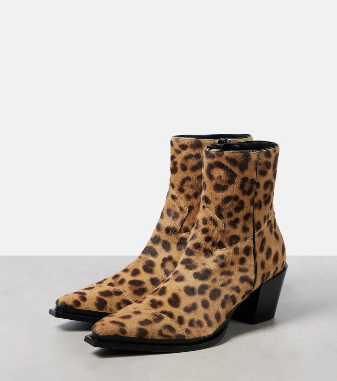 Jimmy Choo - جزمة الكاحل Cece 60 بطبعة جلد الفهد وشعر العجل