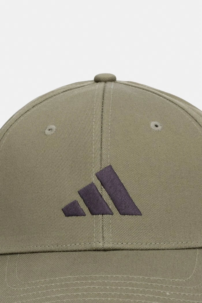 Памучна шапка с козирка adidas BB Cap