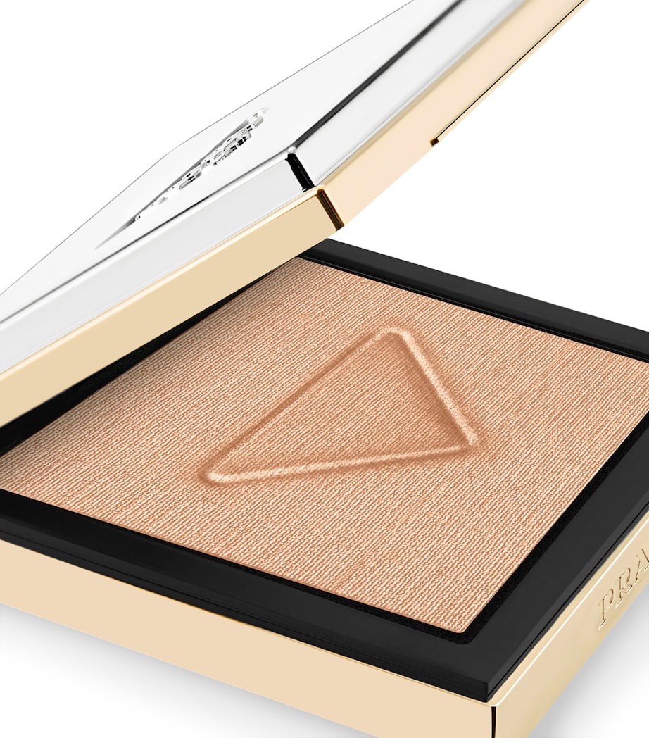 Light Glowing Highlighting Powder