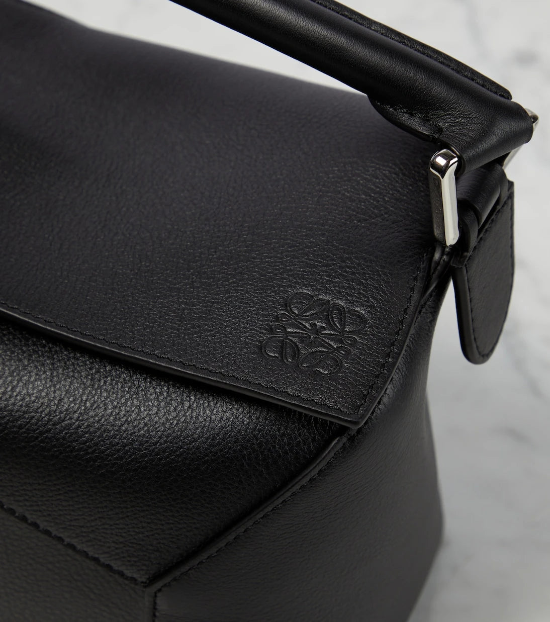 Loewe - حقيبة توت جلد صغيرة Puzzle Edge