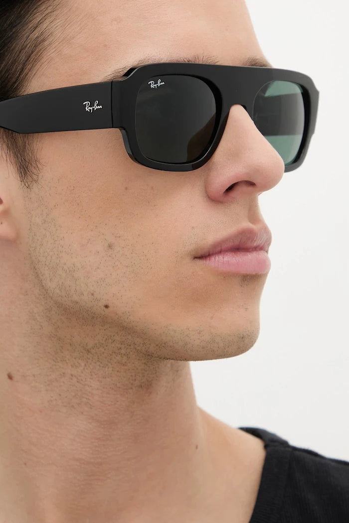 Ray-Ban güneş gözlüğü