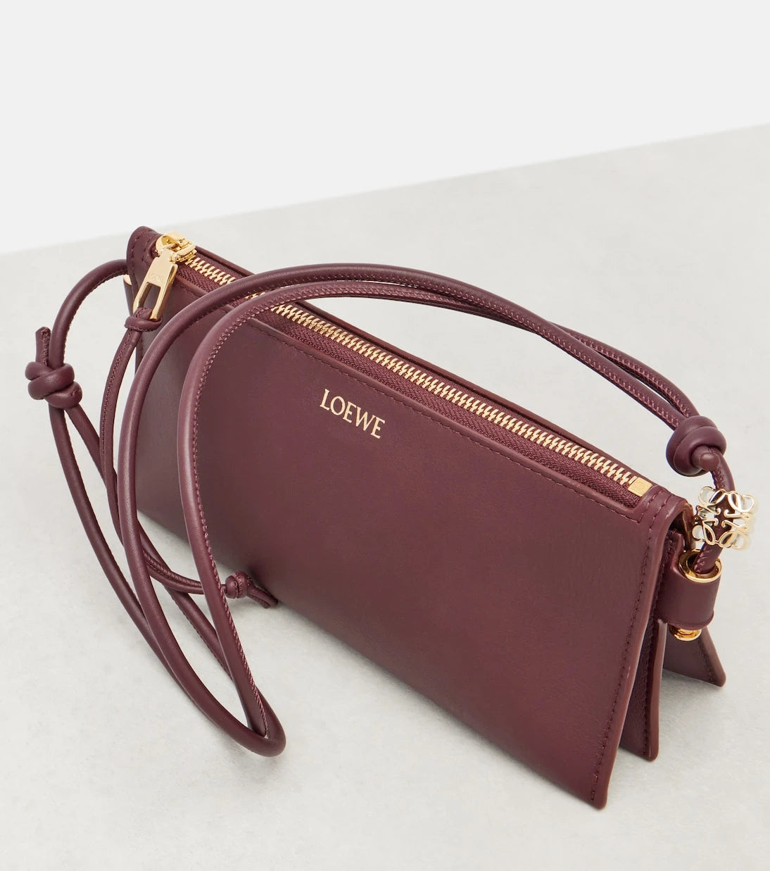 Loewe - حقيبة كتف Joya الجلدية