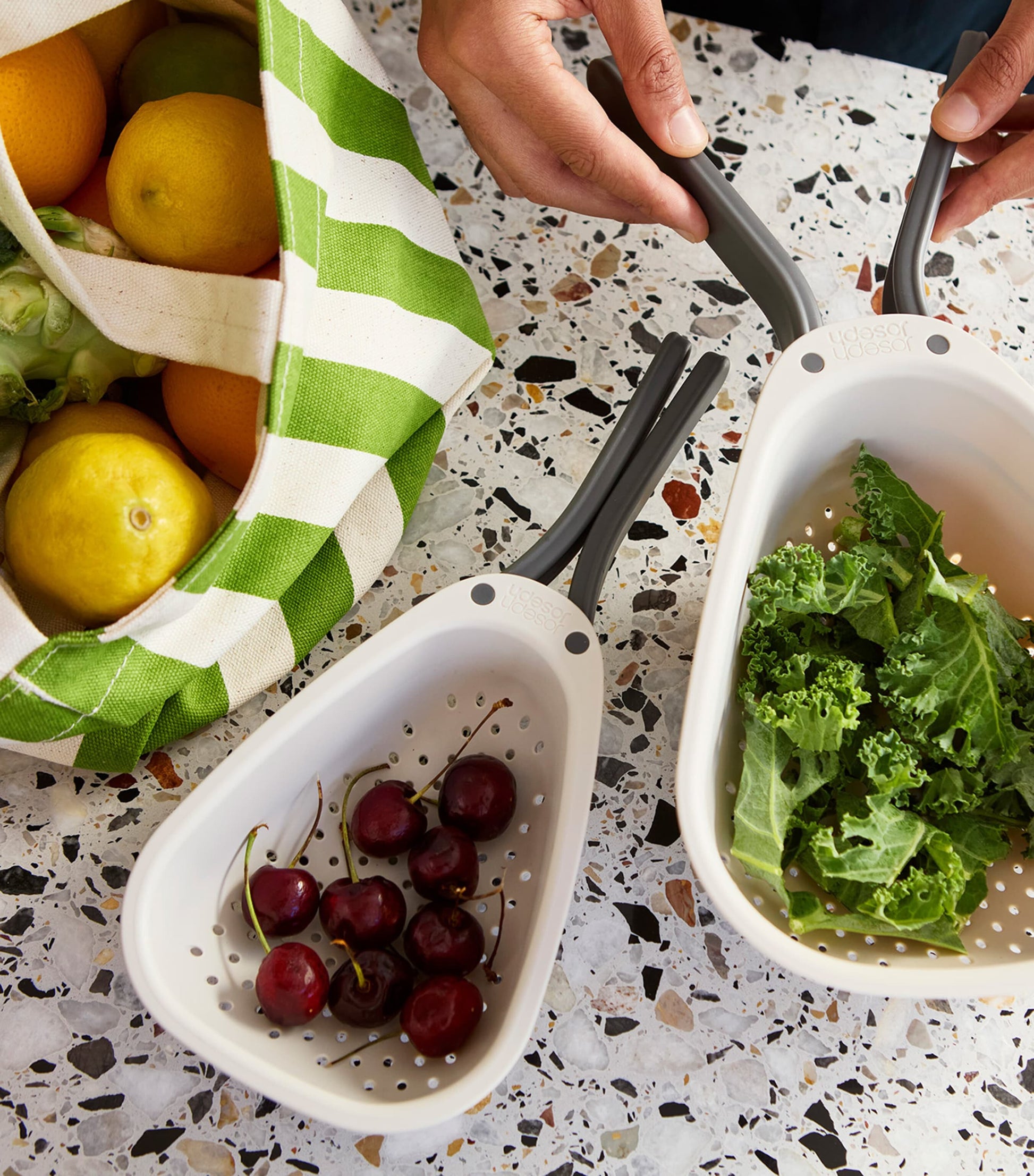 Mini Droplet Colander with Folding Handle
