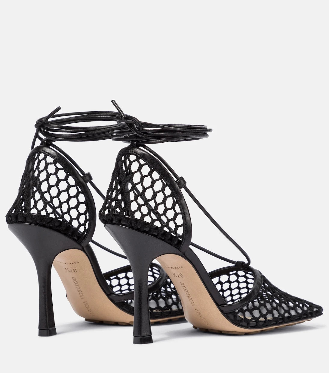 Bottega Veneta - حذاء بمضخة شبكي مزين بالجلد المطاطي