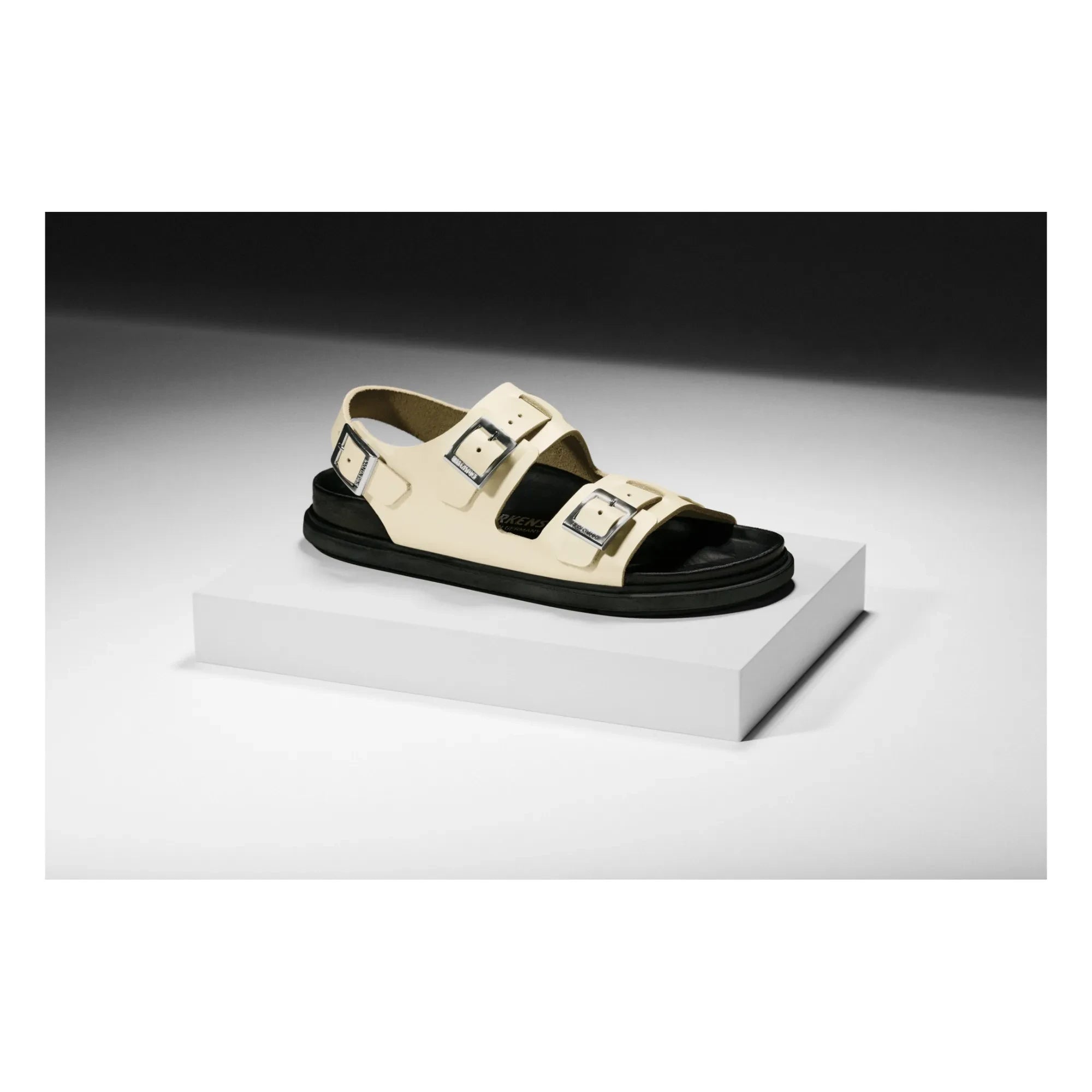BIRKENSTOCK - Cannes Sandals Narrow Shoe | Beige