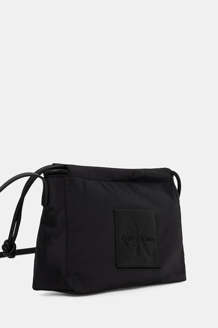 Calvin Klein kadın crossbody çanta