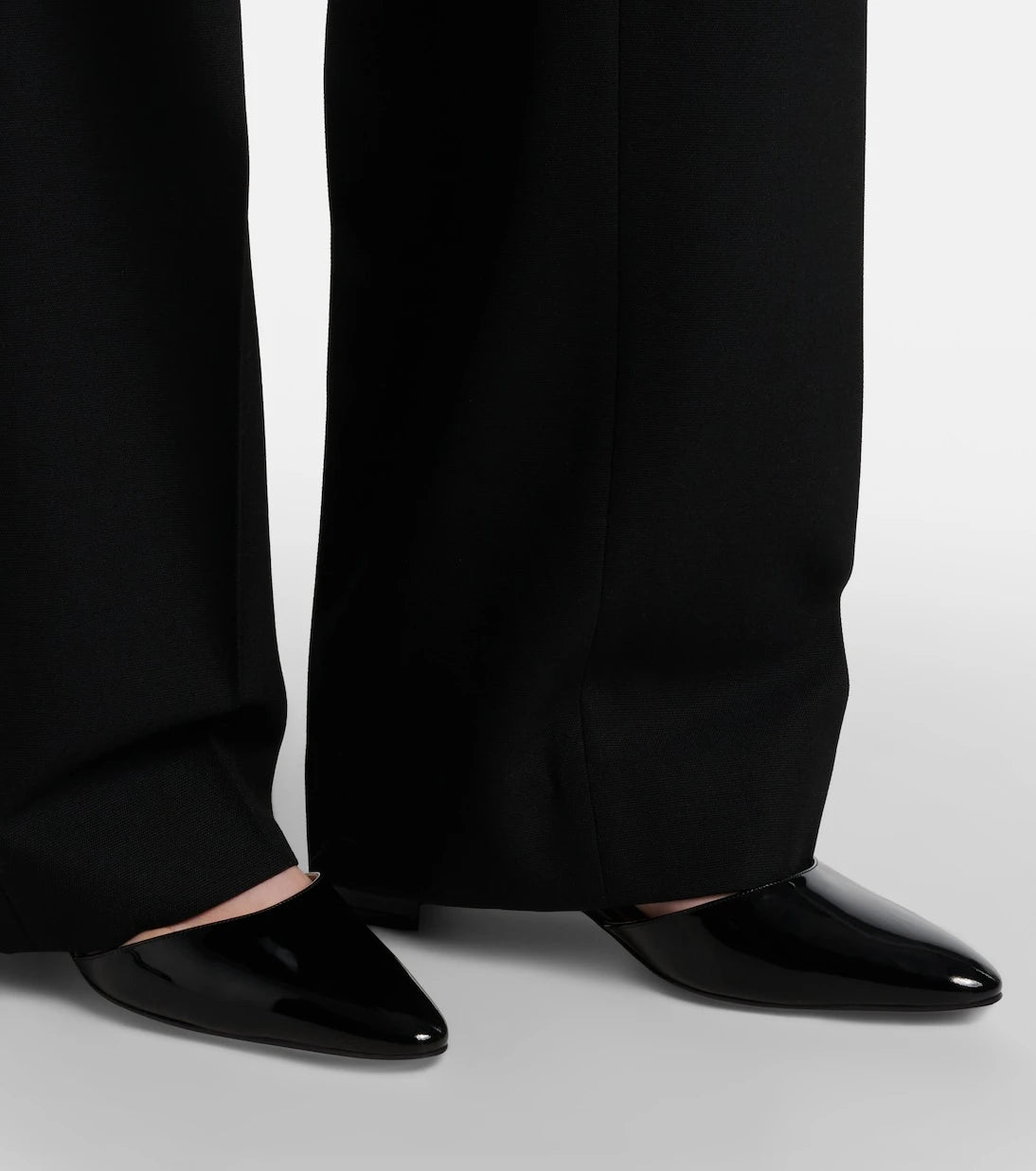 Manolo Blahnik - Aspro 30 patent leather slingback pumps