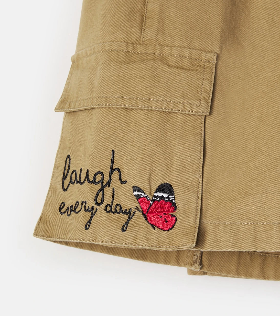 Monnalisa - Embroidered denim shorts
