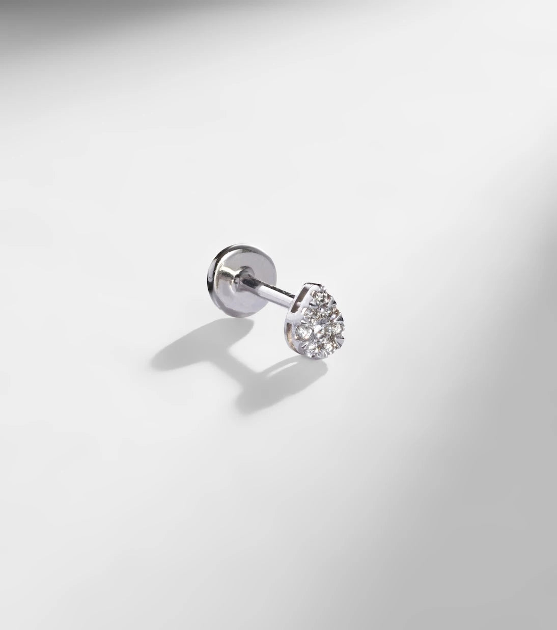 Persée - Piercing 18kt white gold single earring with diamonds