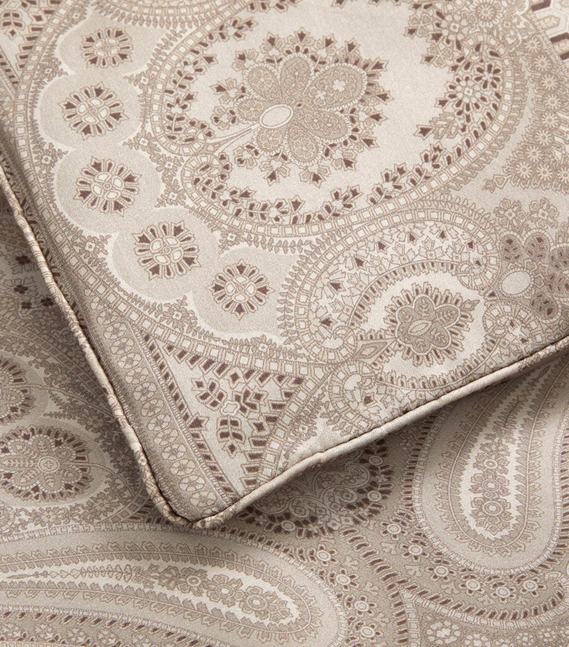 Beaumont Super King Duvet Cover (260cm x 220cm)