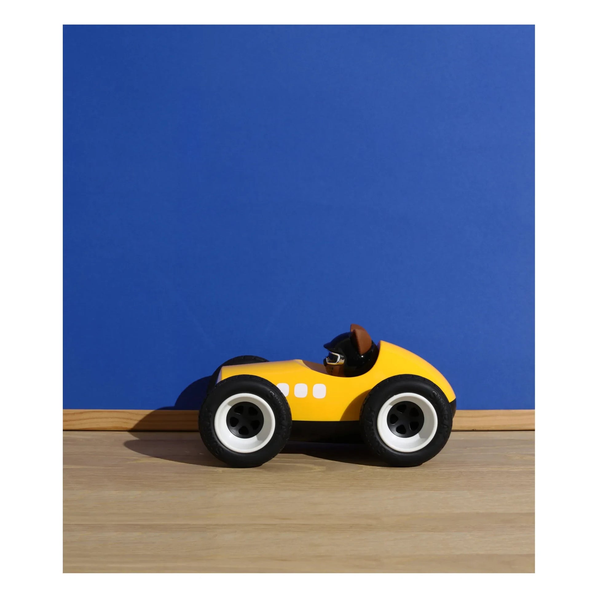 Playforever - Egg Karlos car | Yellow