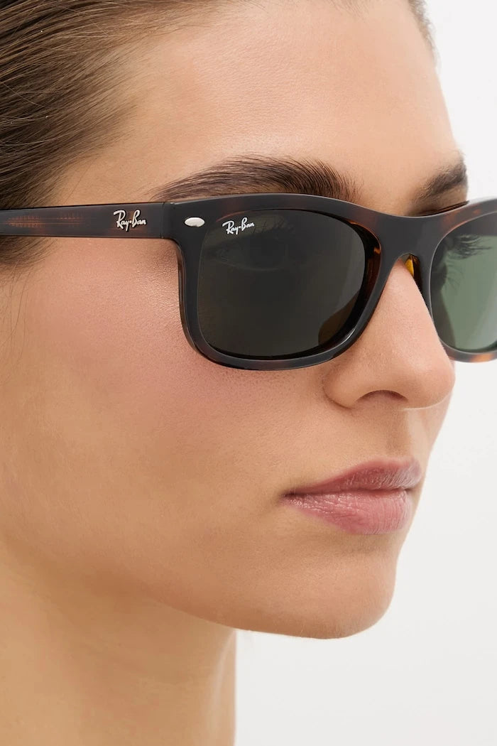 Ray-Ban güneş gözlüğü