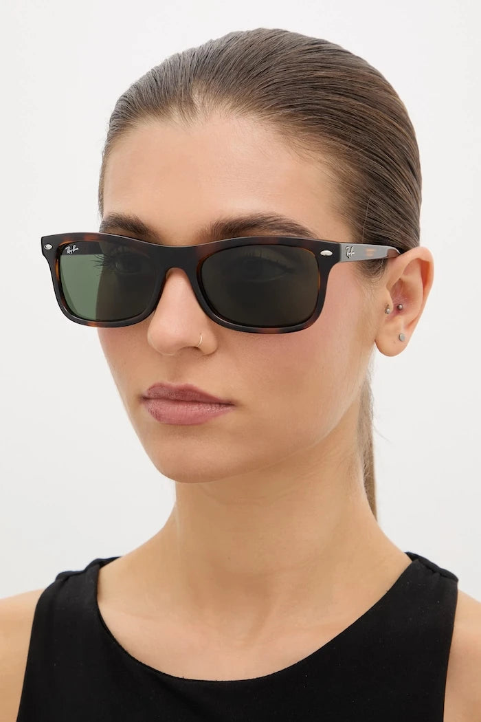 Ray-Ban güneş gözlüğü