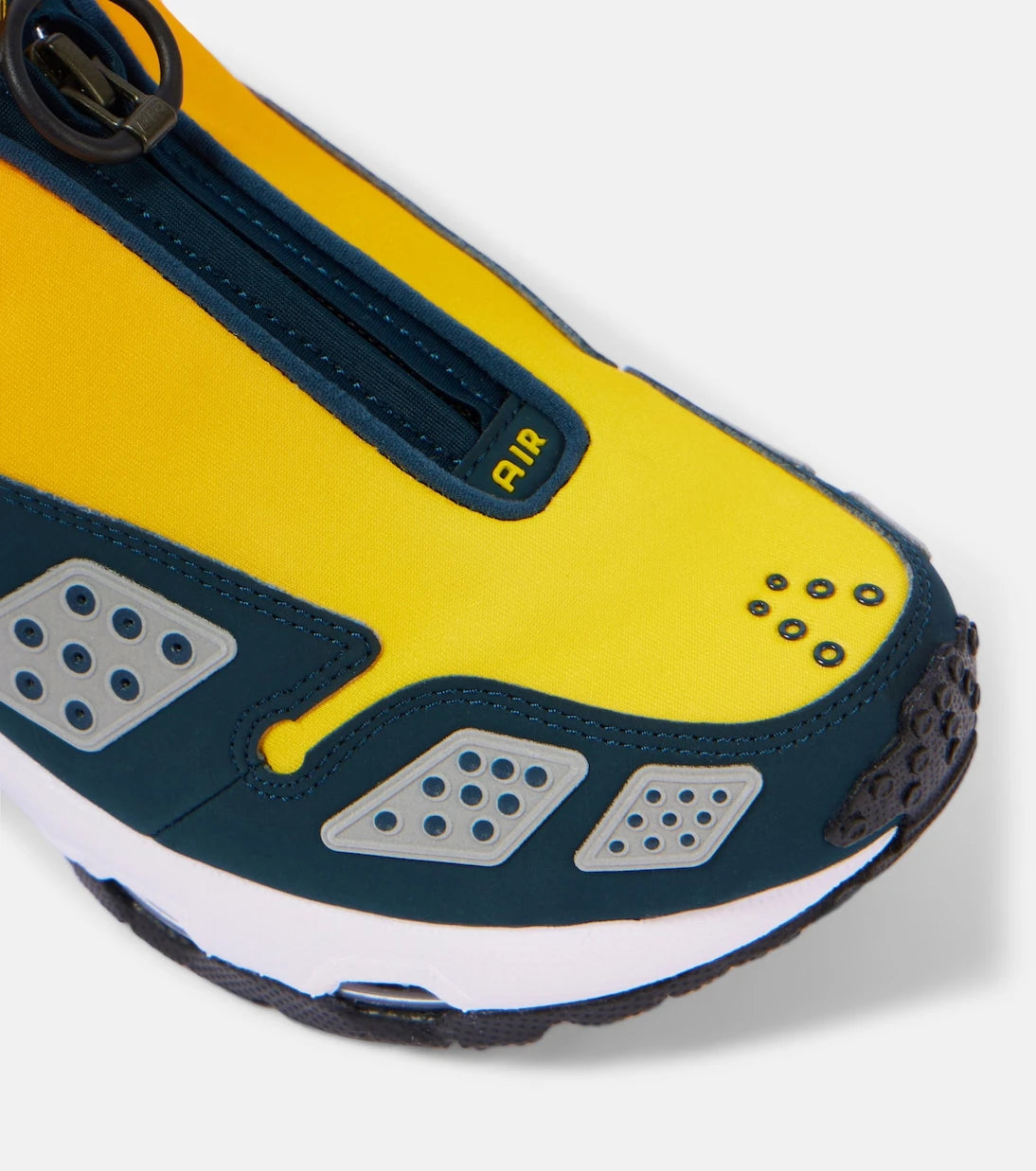 Nike - حذاء رياضي Air Max SNDR