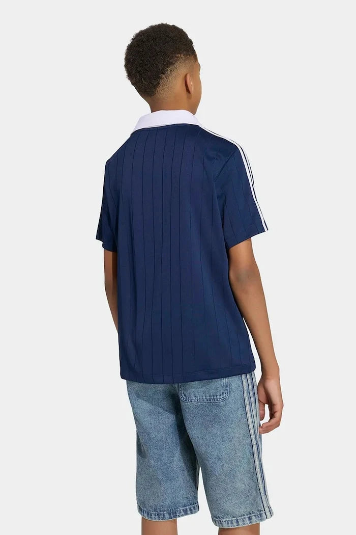 Çocuklar için yakalı adidas Originals tişört