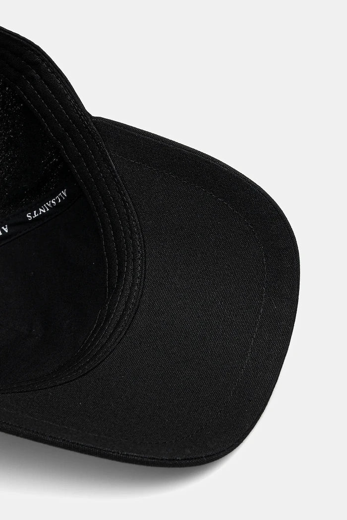 Памучна шапка с козирка AllSaints
